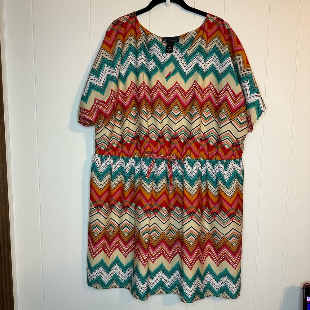 Lane Bryant multicolored shortsleeved dress size 22/24.